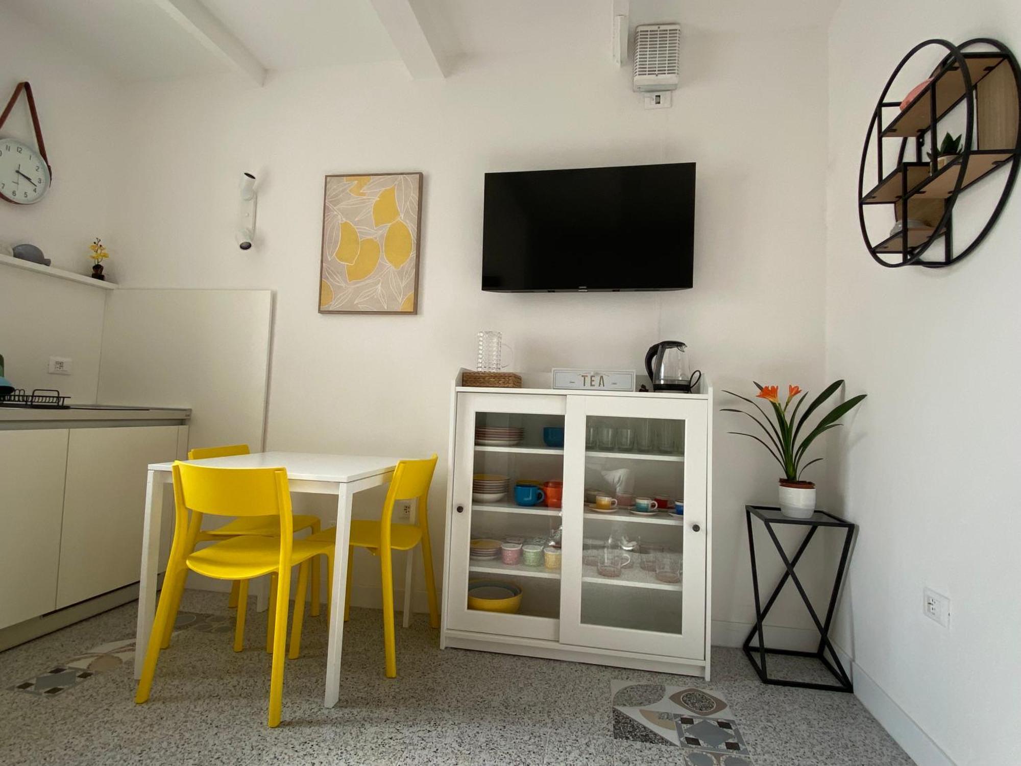 8+8 Appartamento Con Garage ليفورنو المظهر الخارجي الصورة